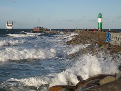 Warnemünder Mole stürmisch