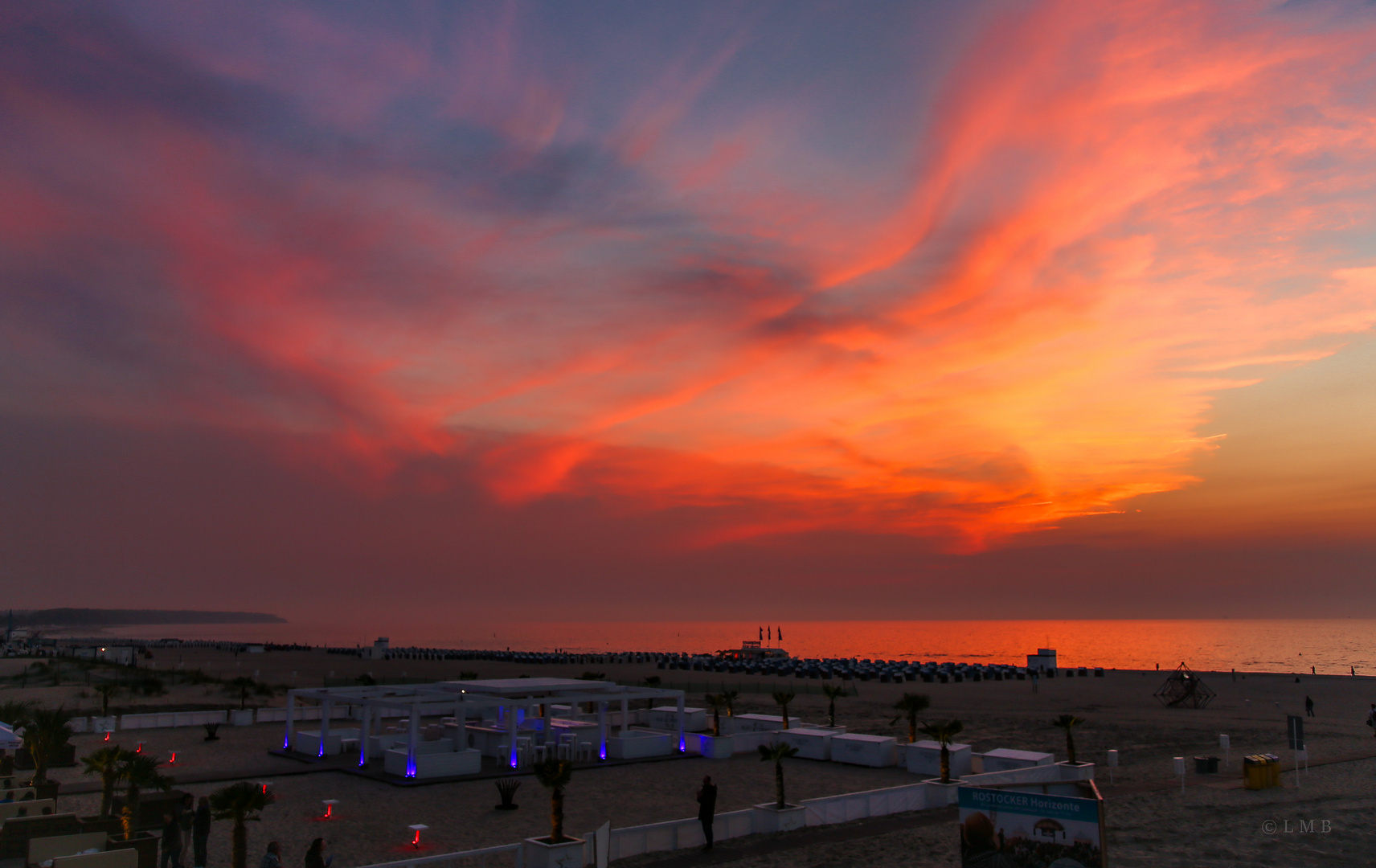 Warnemünder Partyhimmel