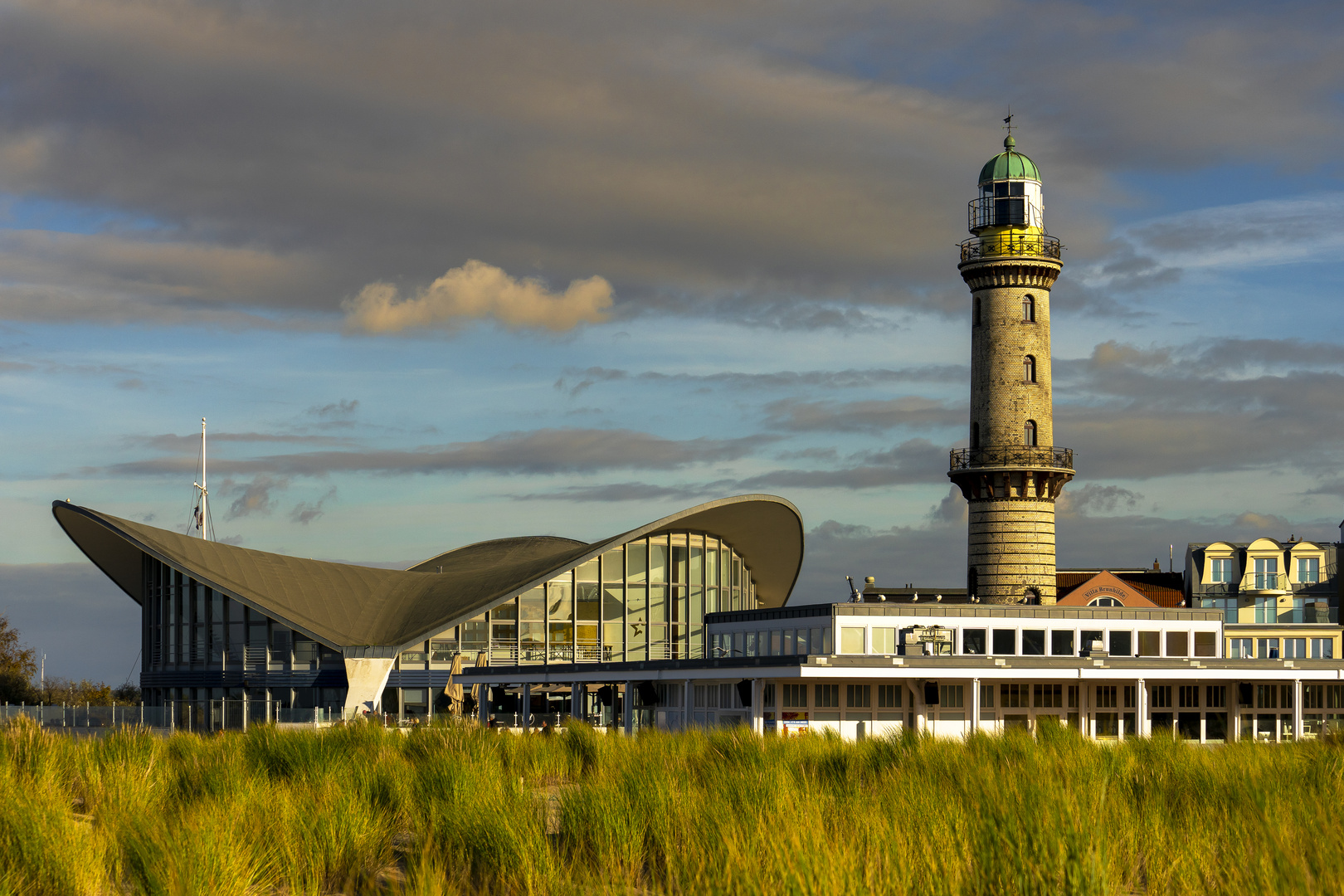 *** Warnemünder Wahrzeichen im Abendlicht ***