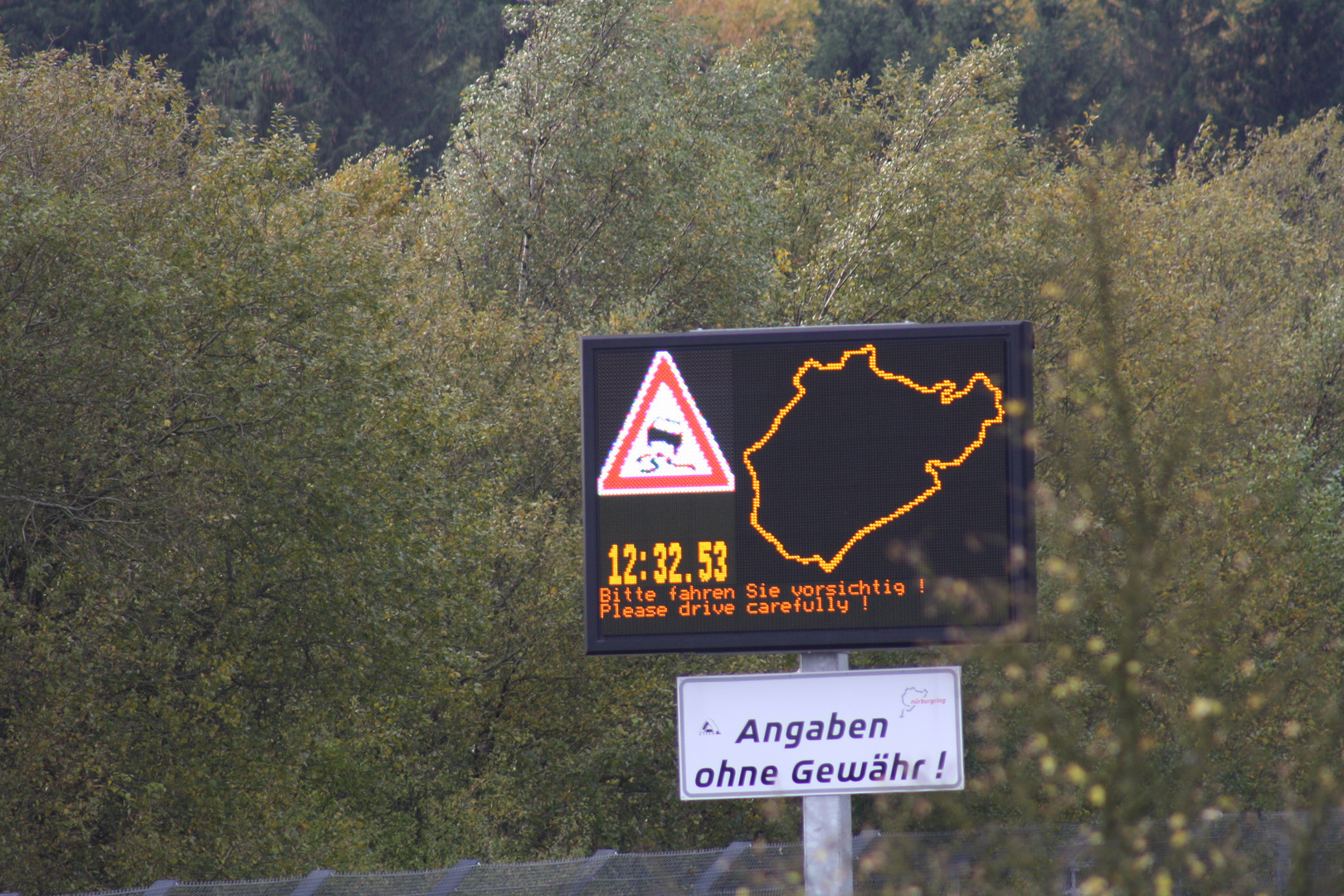 Warnschild vor der Nordschleife