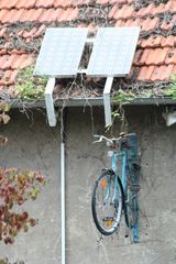 Warnung zum Vatertag - nicht vom Weg abkommen und nicht durch die Wand