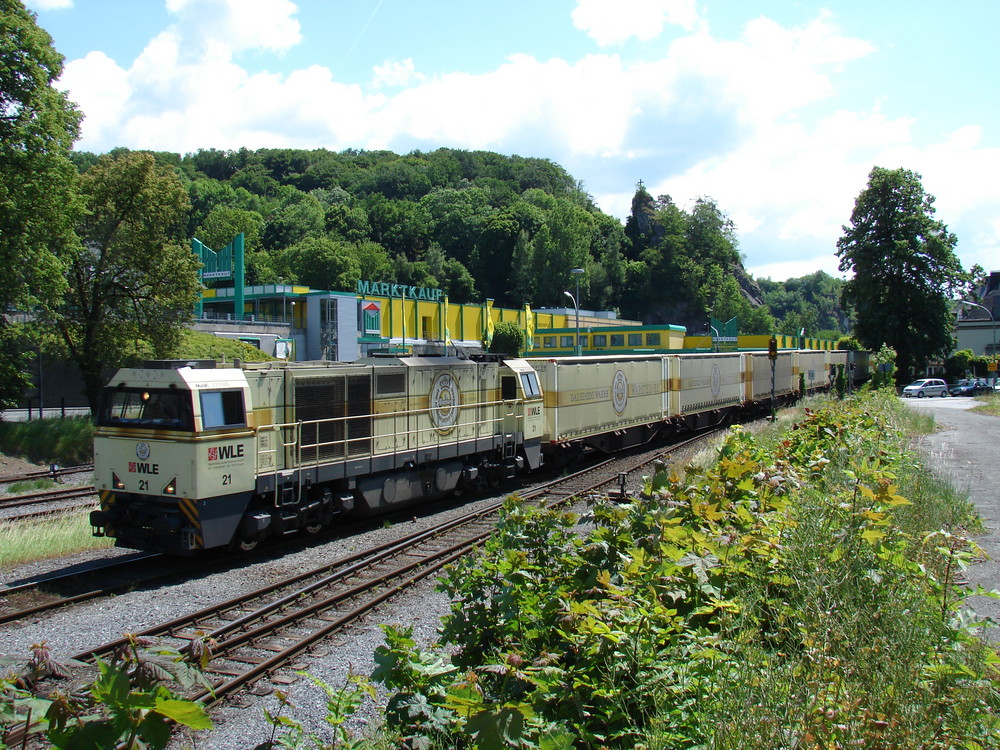 Warsteiner-Zug fährt in Warstein ein...