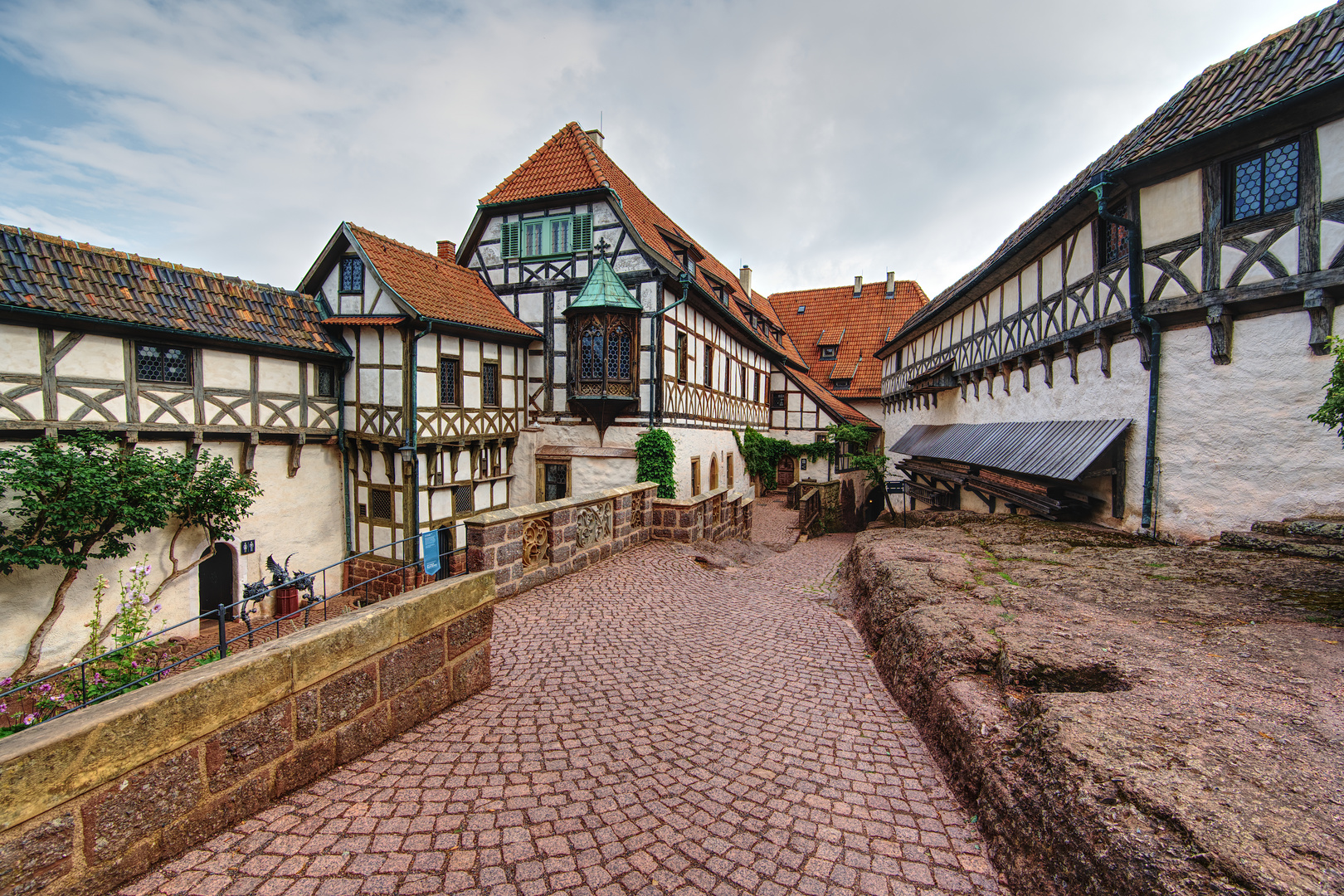 Wartburg, erster Burghof (1)