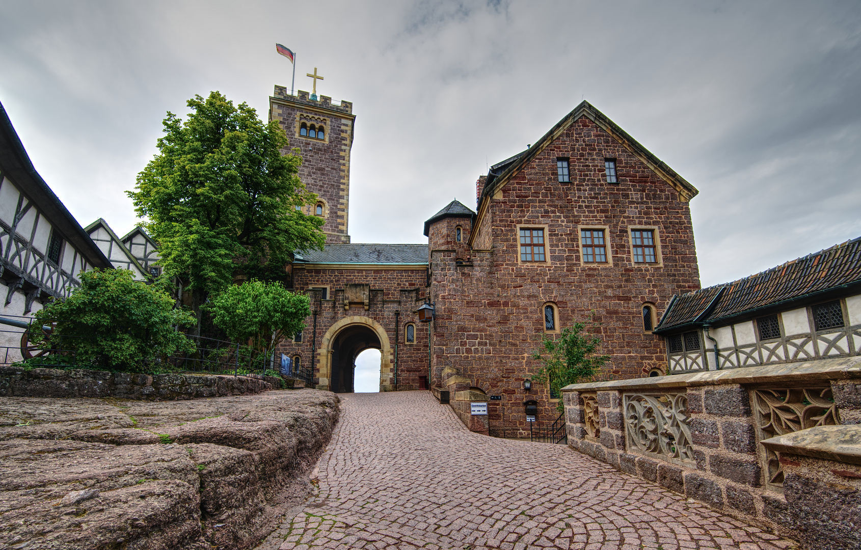 Wartburg, erster Burghof (2)