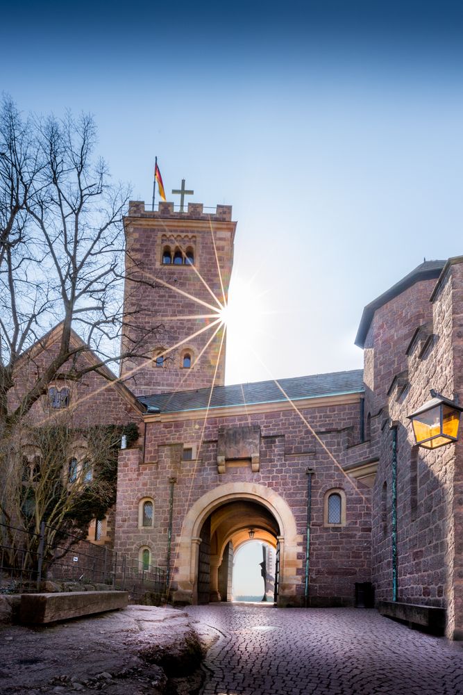 Wartburg kurz nach der Sonnenfinsternis.