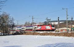 Warten am Bahnübergang