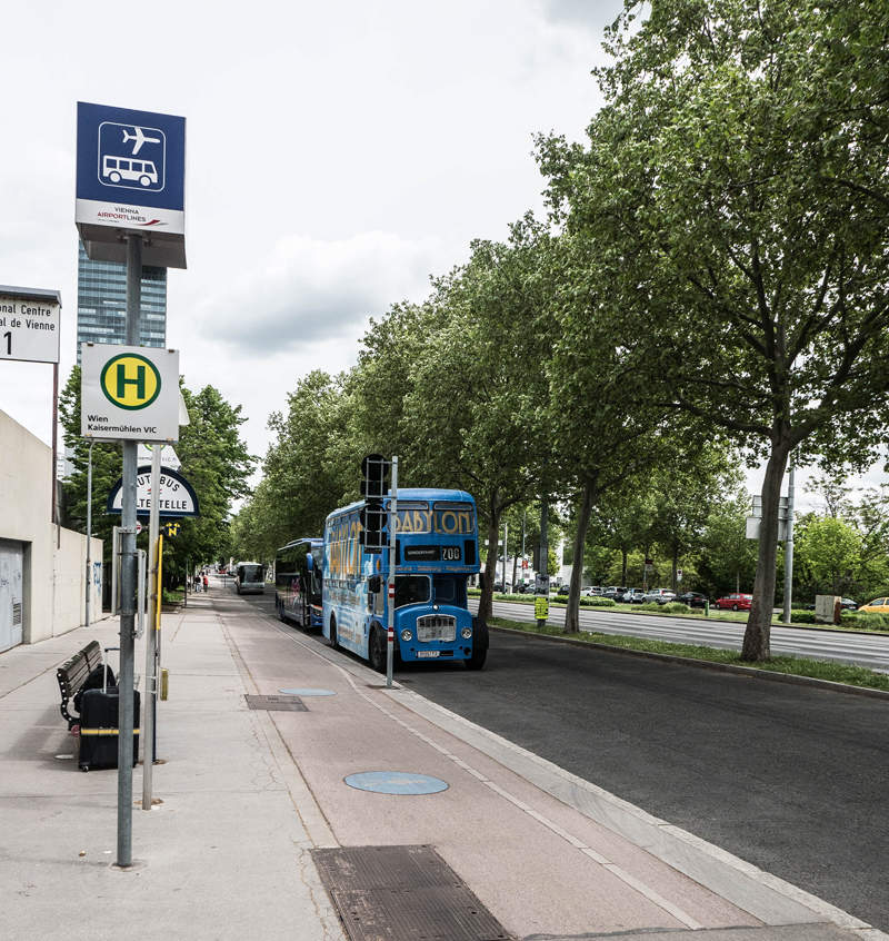 Warten auf den Bus