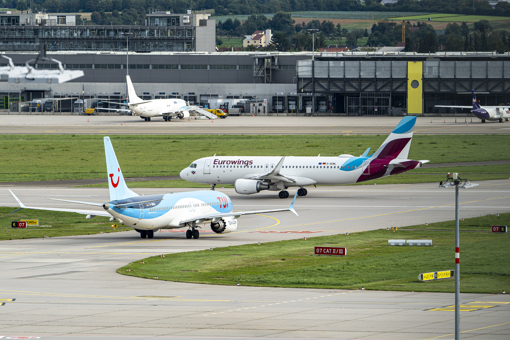 Warten auf den Flug ins Blaue?