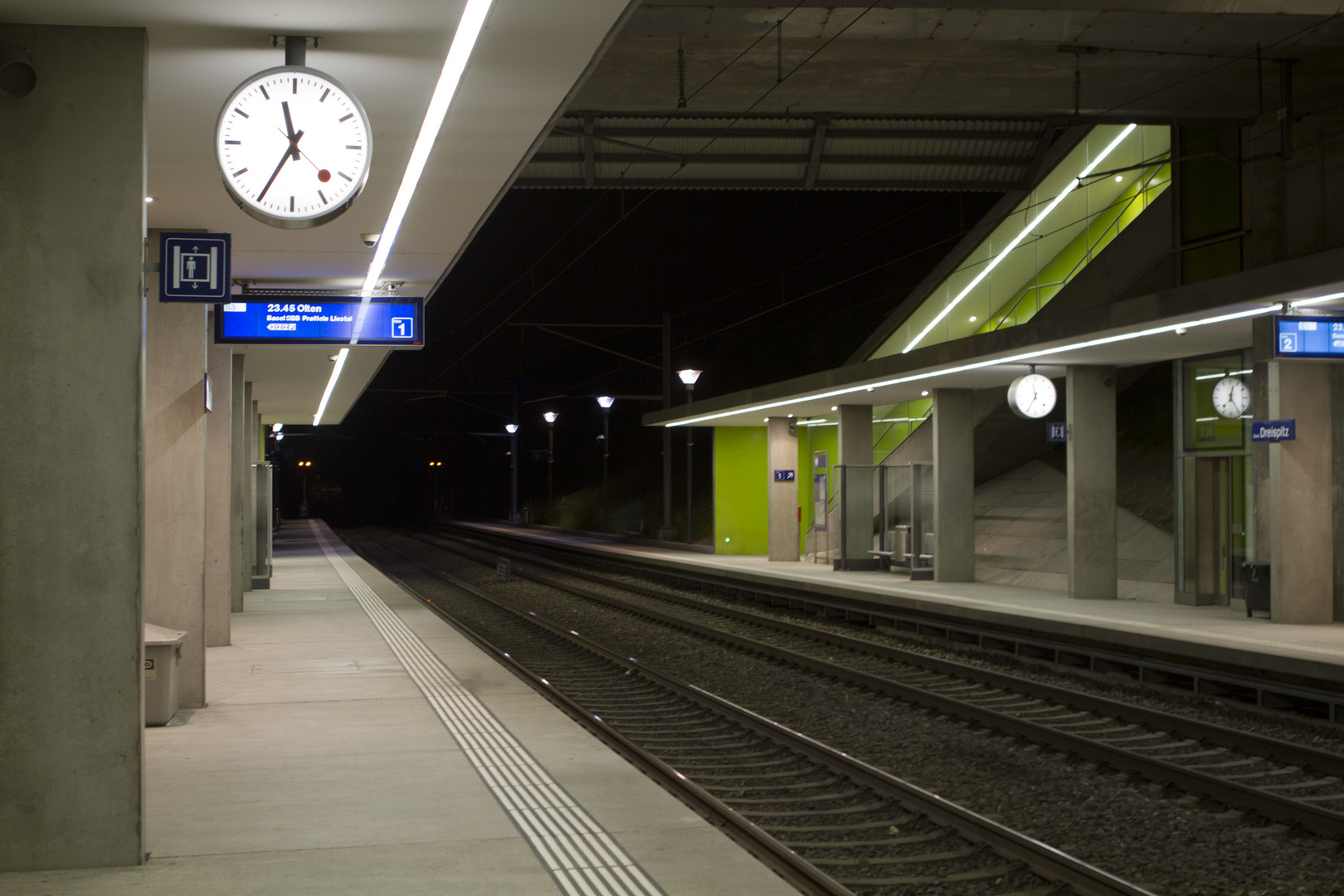 Warten auf den Nachtzug