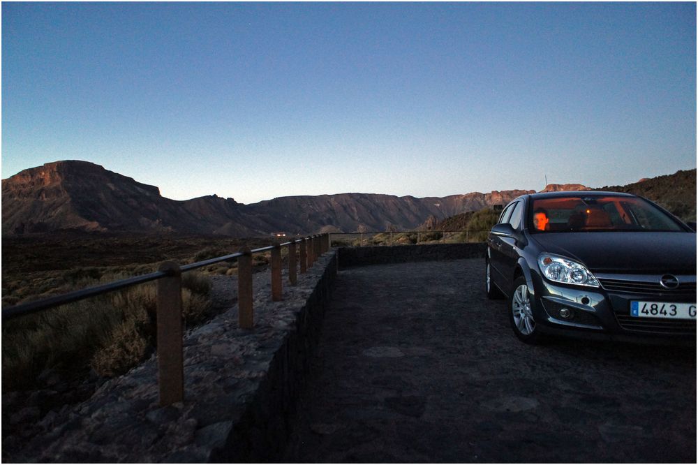 [ Warten auf den Sonnenaufgang am TEIDE ]