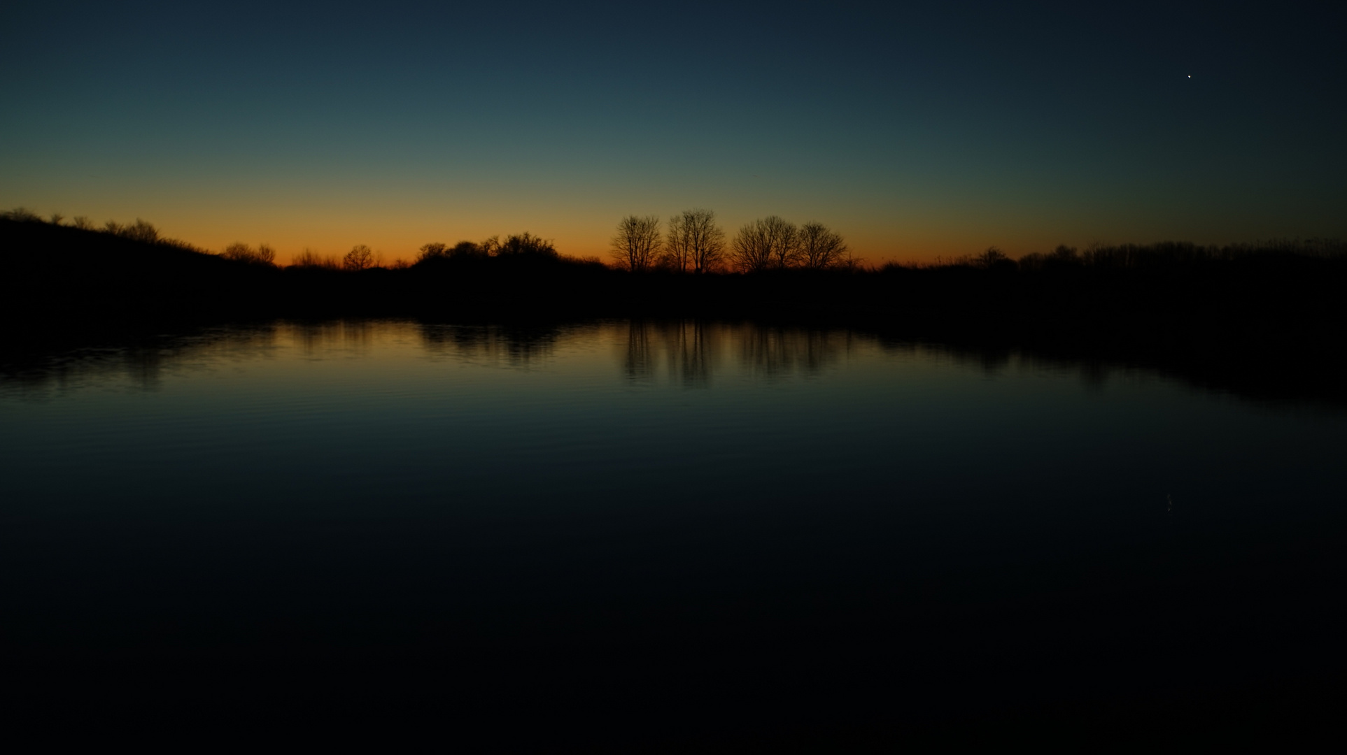 warten auf den Sonnenaufgang  (So. 13.03.22 geg. 05:40 Uhr)