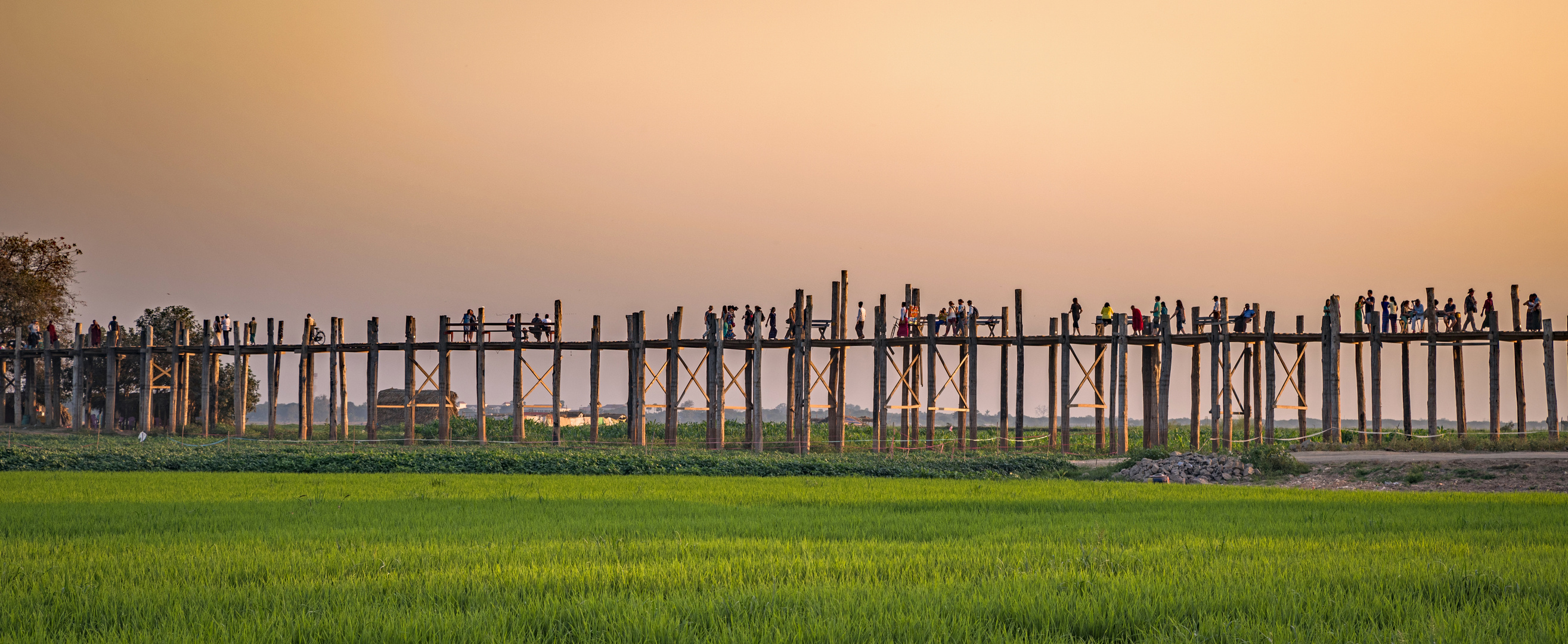 Warten auf die Abendstimmung bei der U-Bein-Brücke