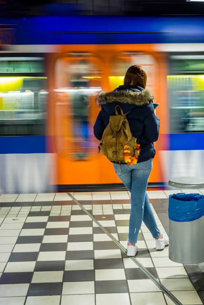 warten auf die nächste Bahn