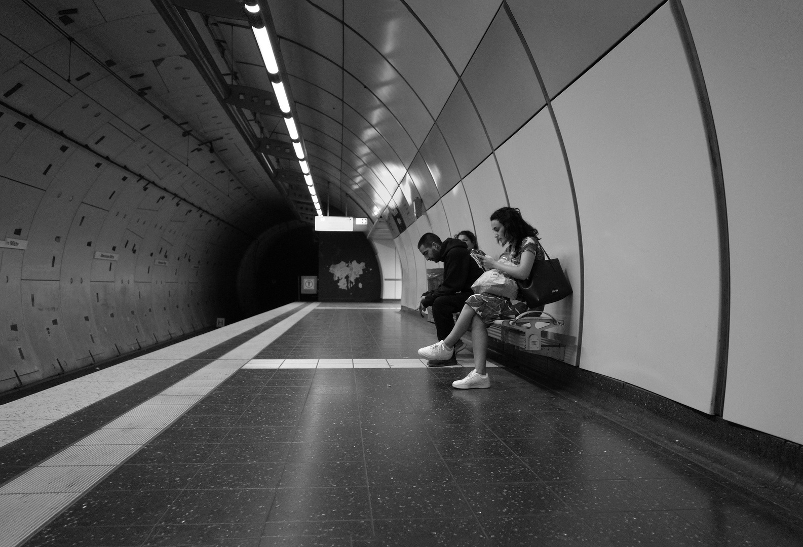 Warten auf die nächste U-Bahn