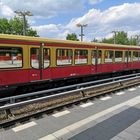 Warten auf die S-Bahn ori