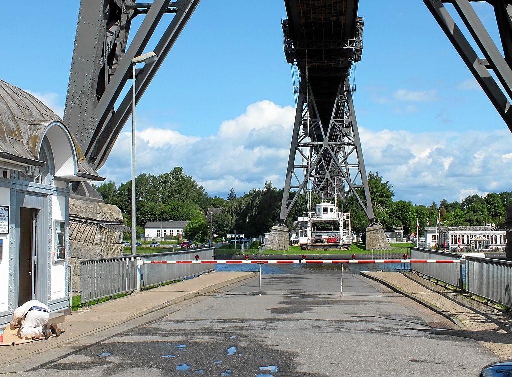 Warten auf die Schwebefähre am NO-Kanal bei Rendsburg