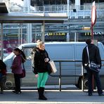 Warten auf die Straßenbahn