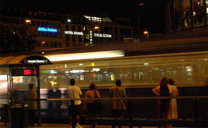 Warten auf die Straßenbahn(2)