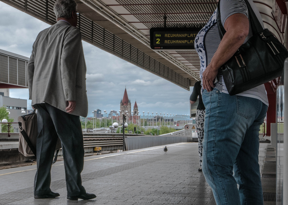 Warten auf die U-Bahn (1)