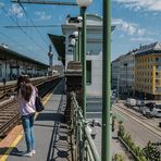 Warten auf die U-Bahn (2)