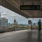 Warten auf die U-Bahn (3)