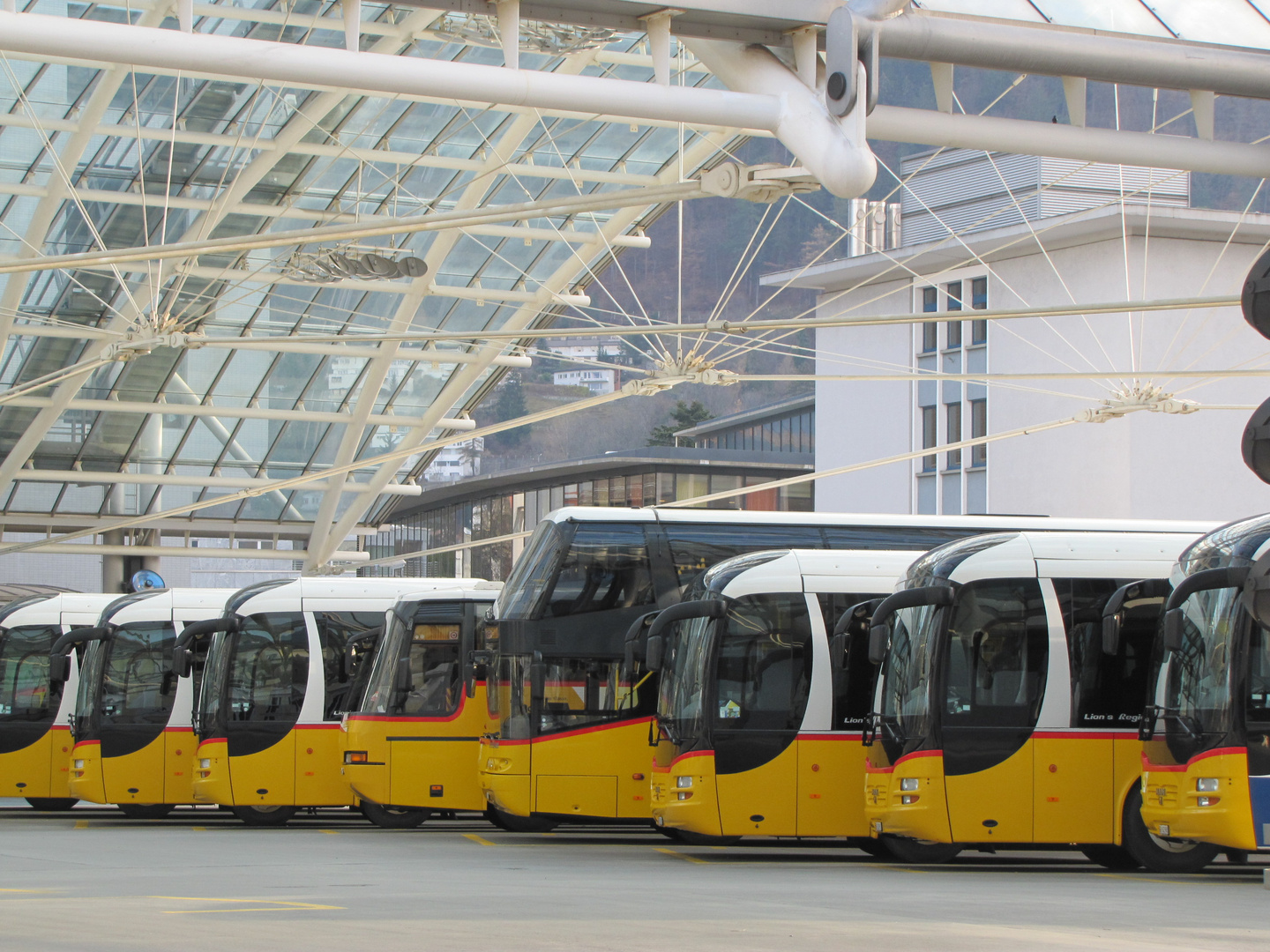 Warten auf Touristen_Busbahnhof Chur_1001