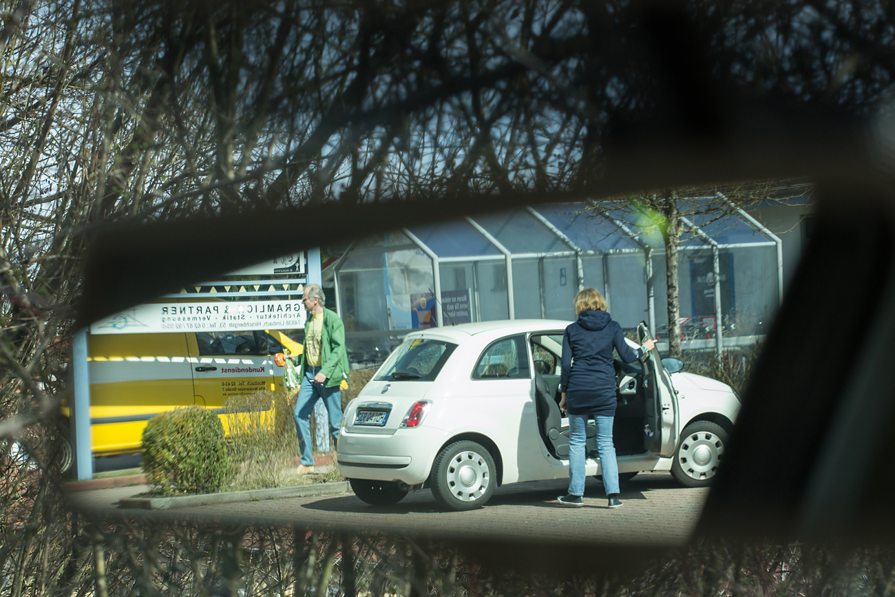 Warten im Auto