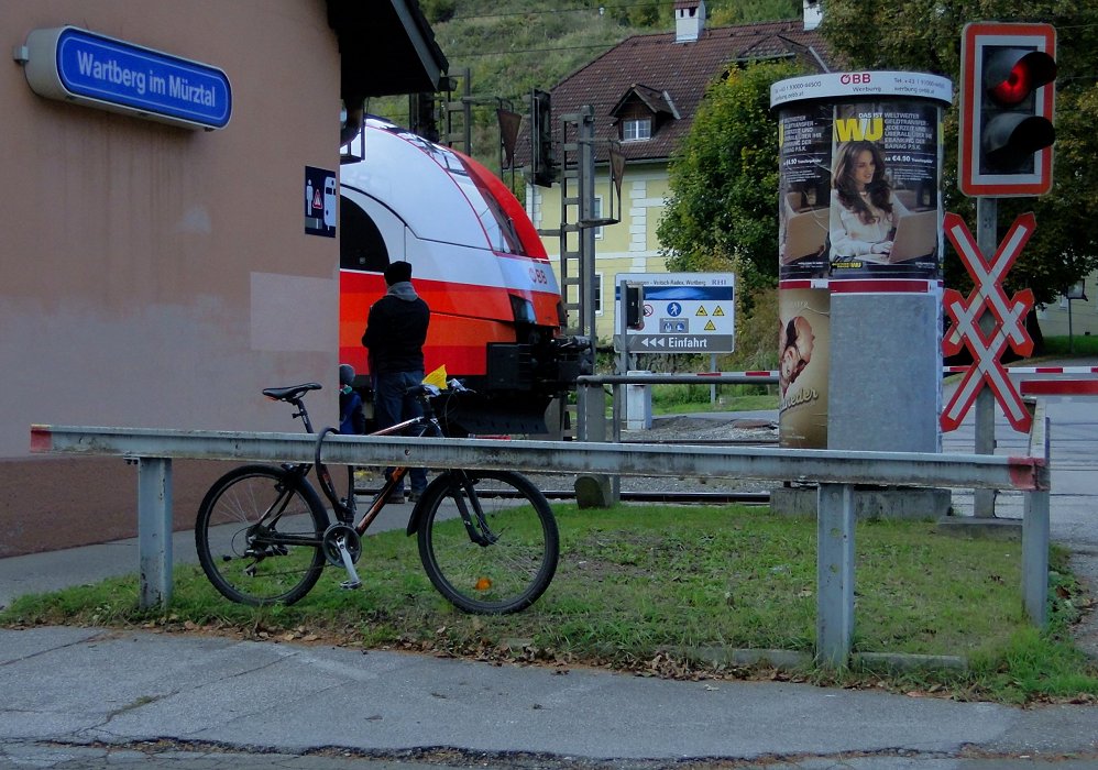 Warten in Wartberg ... [Südbahn-Exkursion 2016]