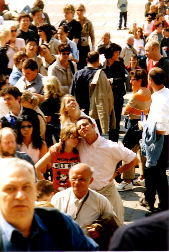 Warten vor dem Reichstag ...