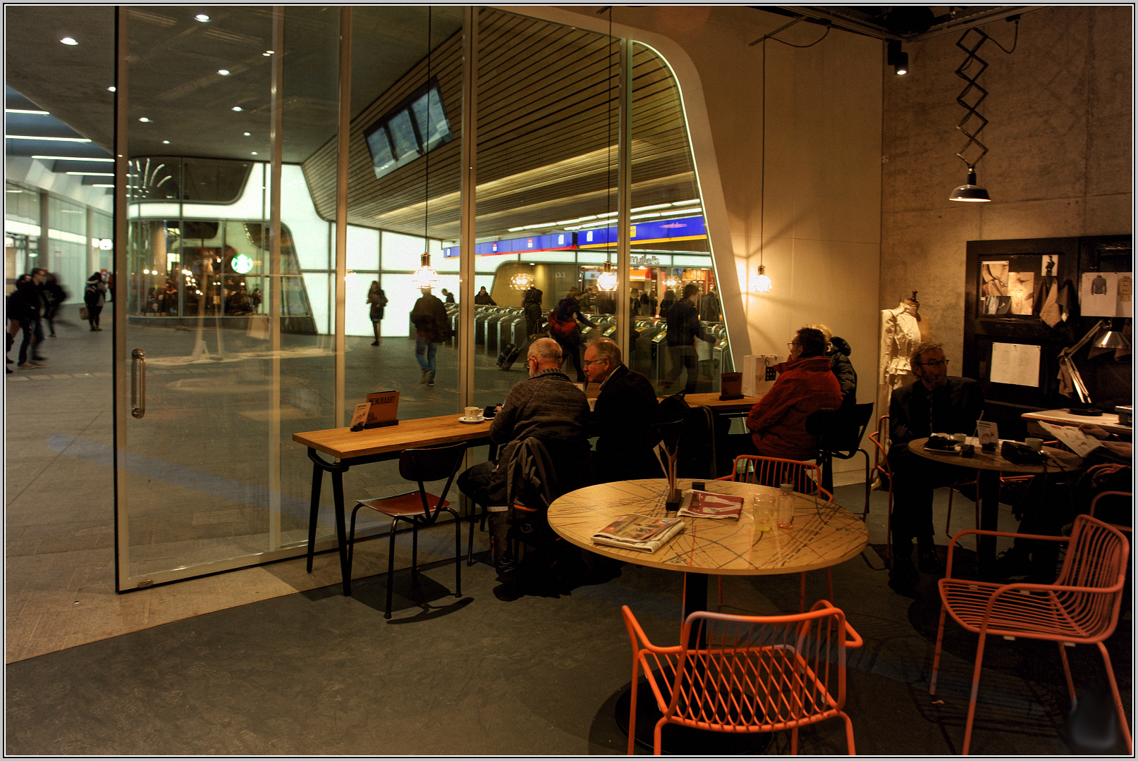 Warteraum im Bahnhof Arheim Central