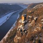 Wartturm und Elbtal flußabwärts von der Bastei aus...