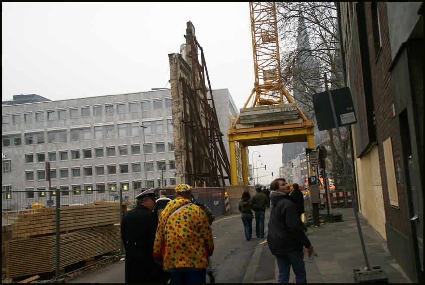 warum der Karnevalszug in diesem Jahr einen anderen Weg wählen mußte...