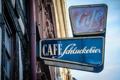 Warum haben sie ein Cafe aufgemacht ?