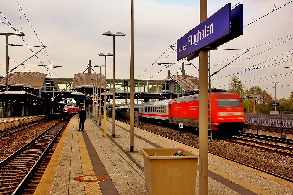 was denn nun...Flughafen..oder Bahnhof..??