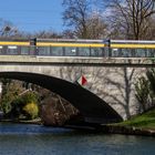 WAS FÜR EINE WELT! ARTIC-TRAM HINTER GITTERN!