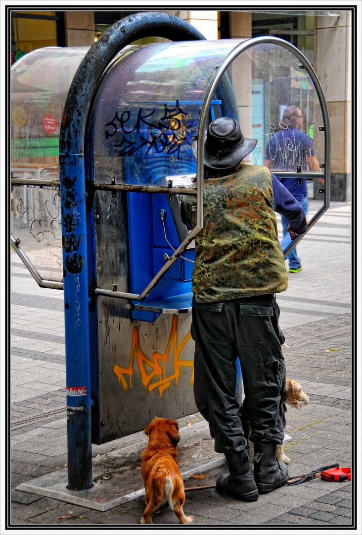 "Was heißt hier Handy-Nummer?"