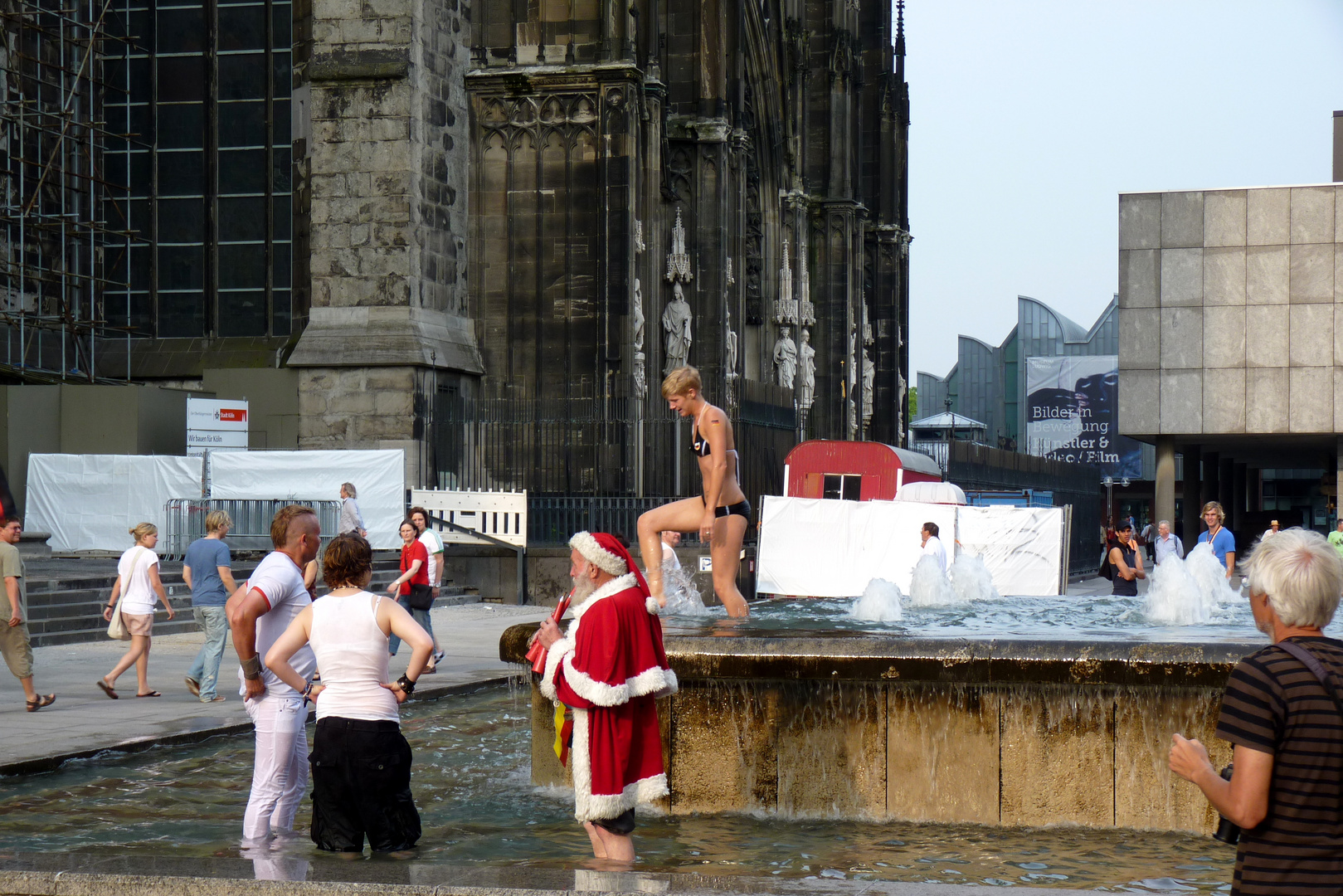 Was macht der Weihnachtsmann im Sommer?