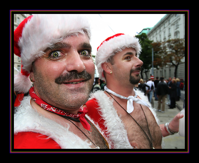 Was macht der Weihnachtsmann im Sommer? Foto & Bild | usertreffen