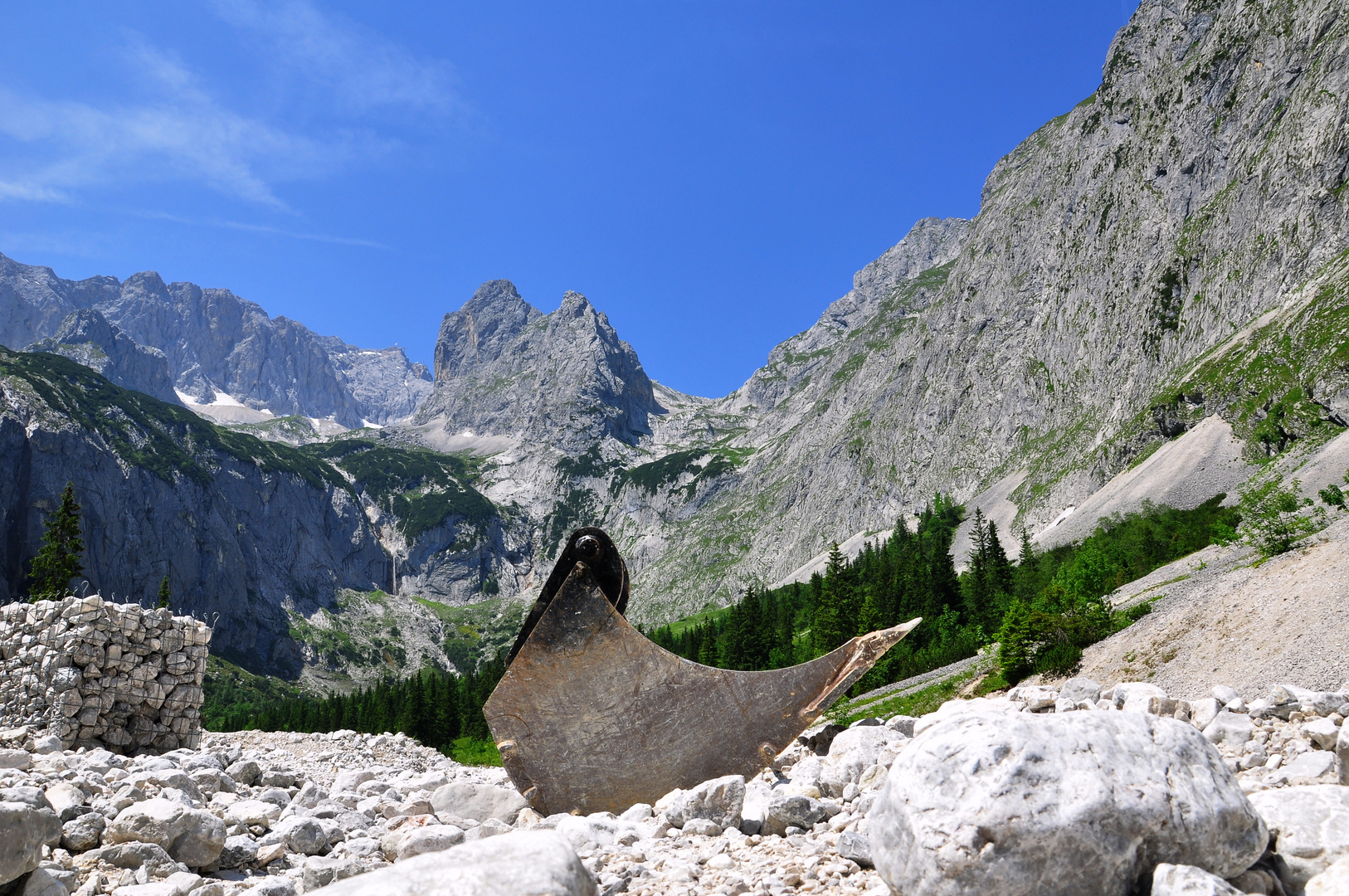 ...was macht die Baggerschaufel im Gebirge..