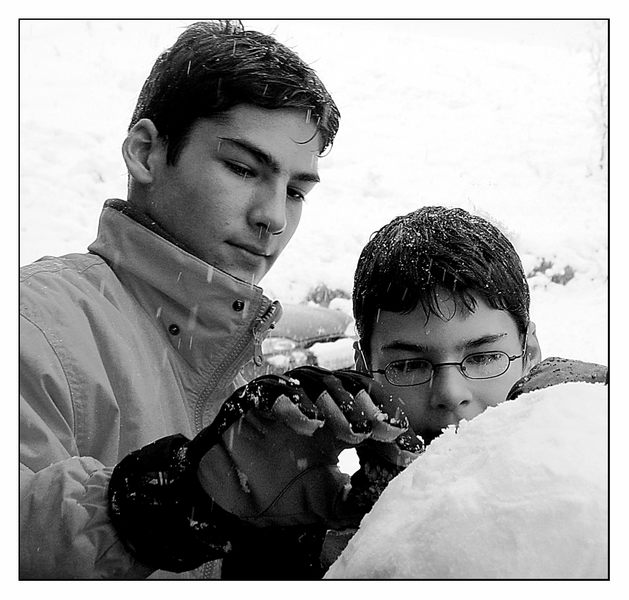 Was zu bauen dauert länger, einen Schneemann oder eine Schneefrau?;-)