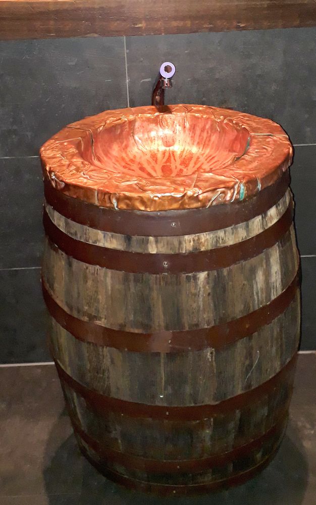 Waschbecken im Wirtshaus Foto & Bild | architektur, innenaufnahmen