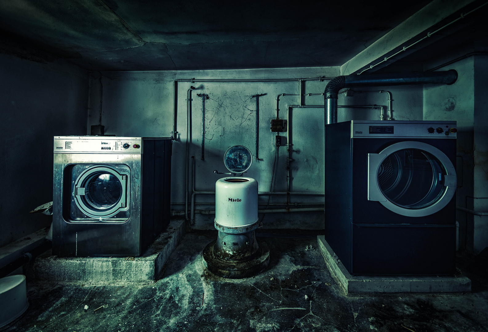 Waschküche Foto & Bild | fotos, marode, wasser Bilder auf fotocommunity