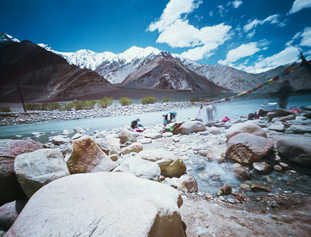 waschtag an heissen quellen in ladakh...