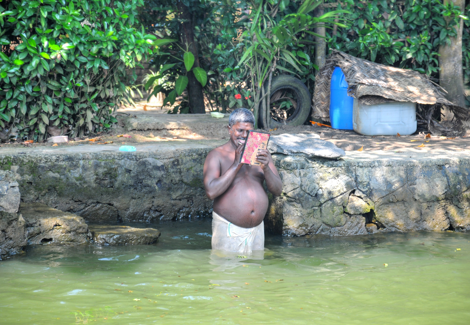 Waschtag in den Backwaters, Cochin