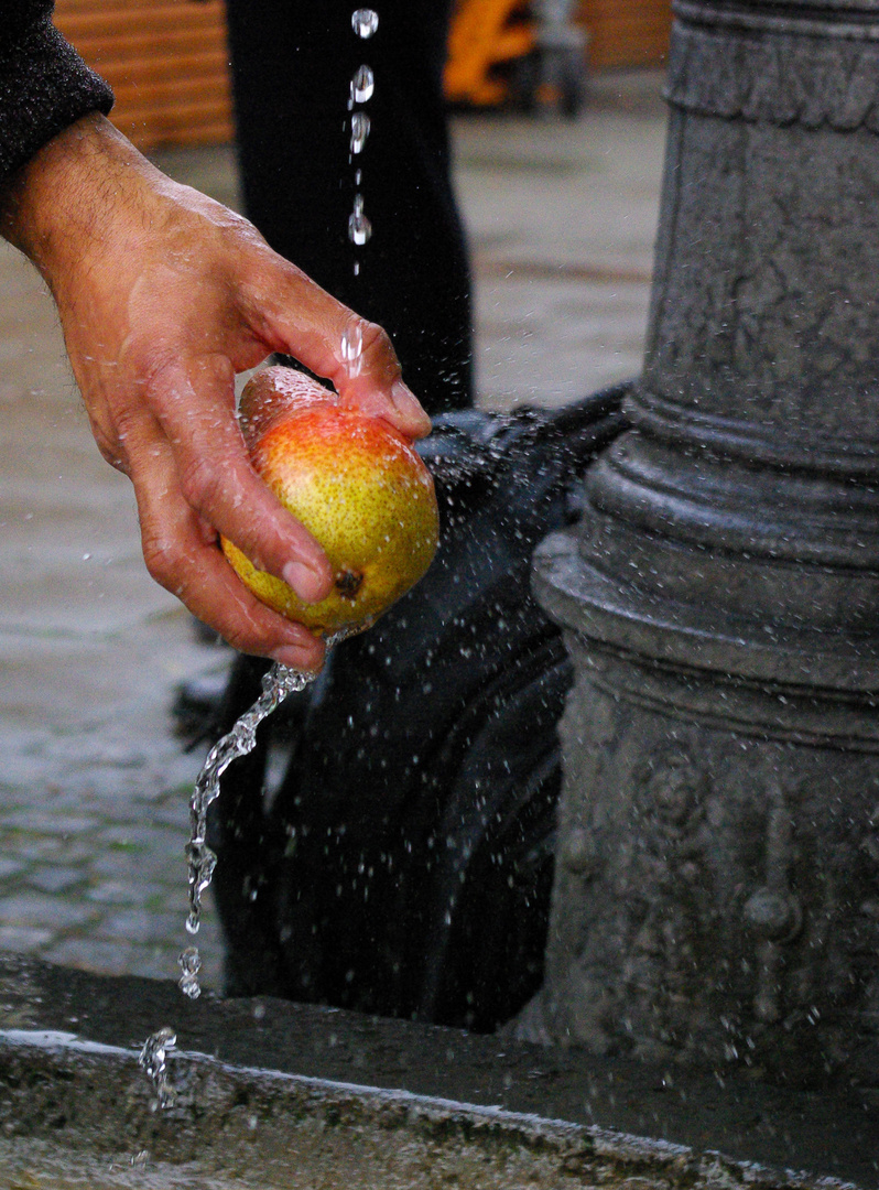 "washing the pear "