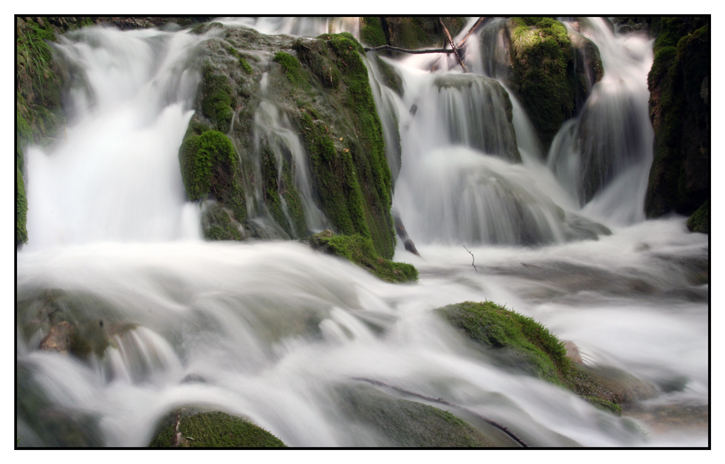 Wassefall an den Plitvicer Seen in Kroatien