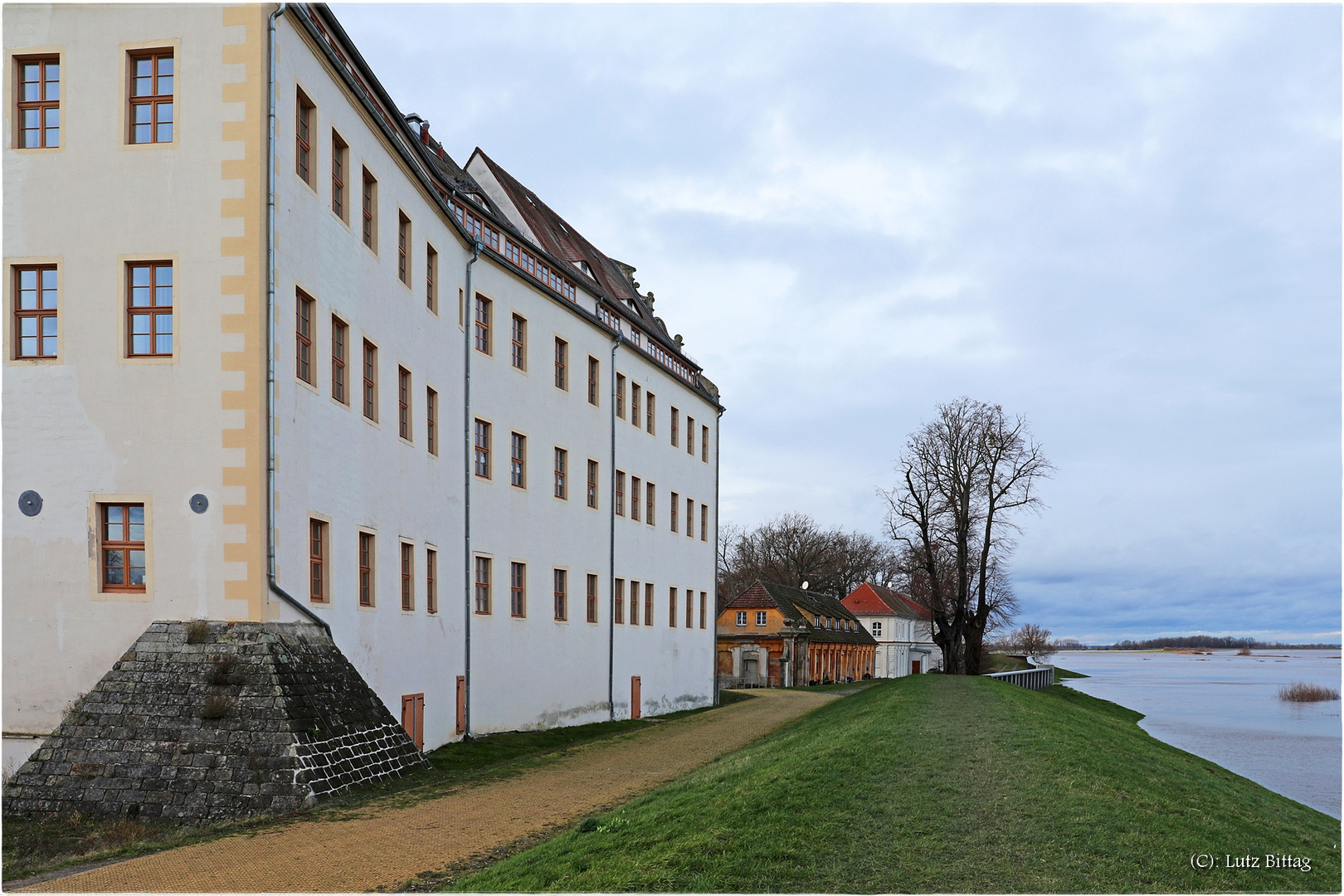 Wasser am Schloss Pretzsch