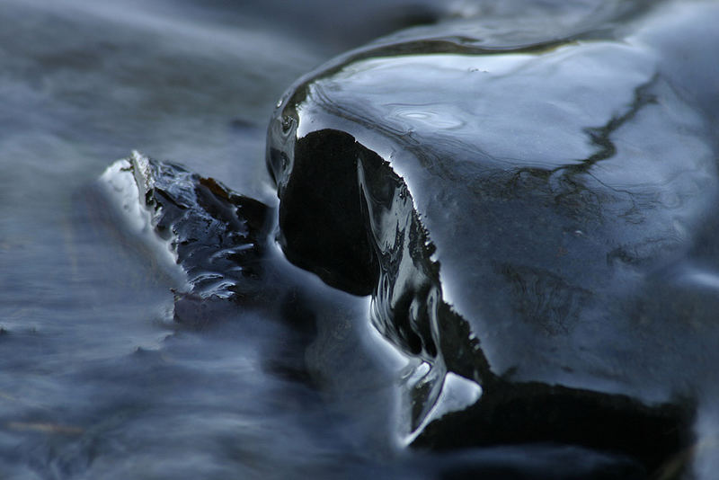 Wasser am Stein