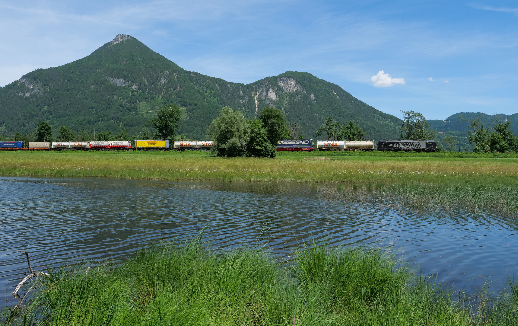 Wasser bewegt - Spiegelung vergeht