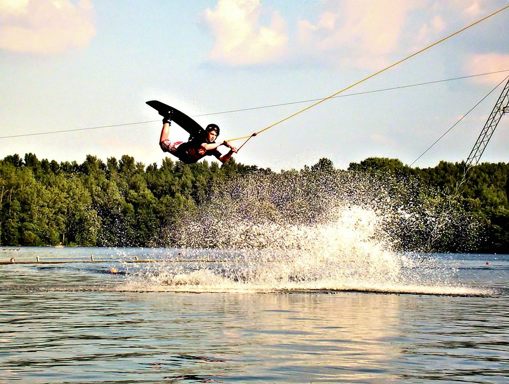 "Wasser" das Sprungbrett für Wakeboarder